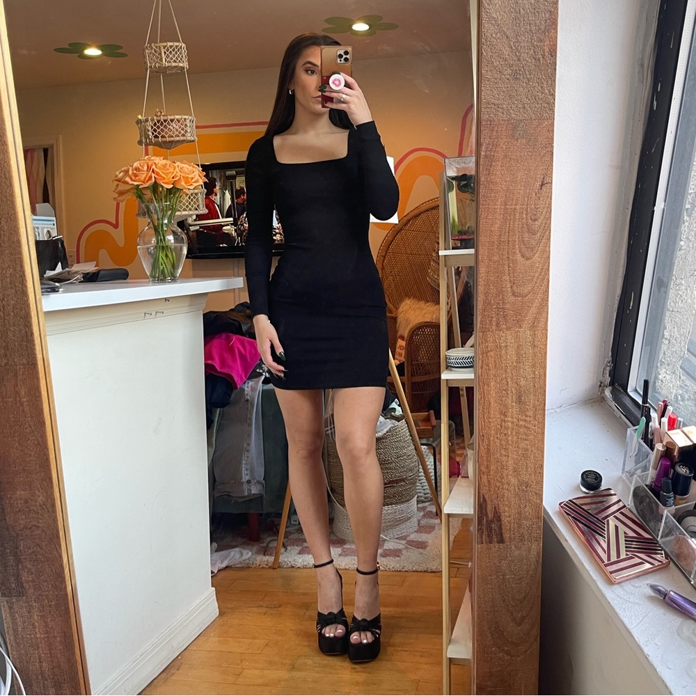 Vestique bodycon Square neck mini dress